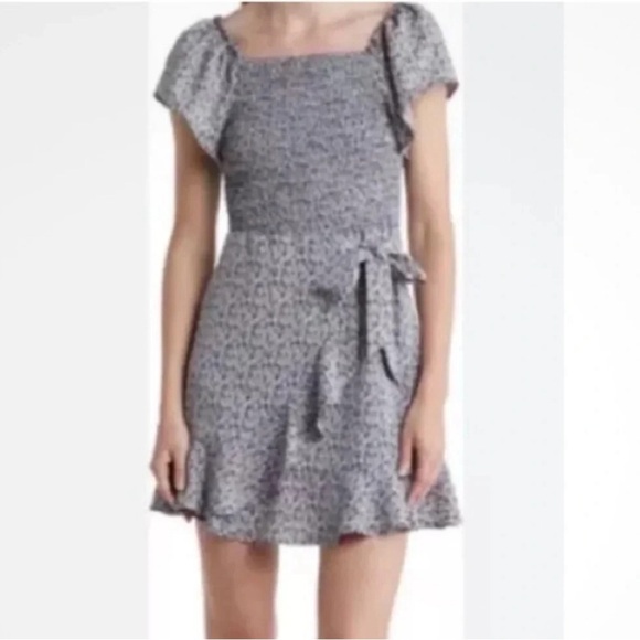 Melrose And‎ Market Smocked Fit Flare Dress Juniors Large Flutter Sleeve NWOT - Picture 1 of 11